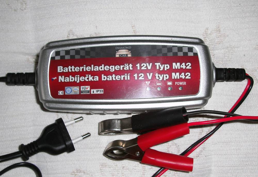 Elektronisch gesteuert, mit Erhaltungsladung ...