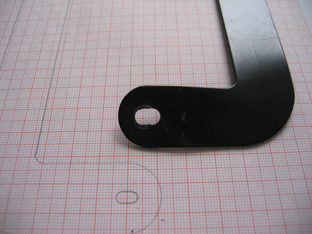 Befestigungsloch für Radio Befestigungsloch für Radio